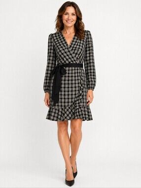 cream linen wrap dress in White | 100% Linen Größe:S/M short-length The tape should be Trixxi Women's/Juniors Black Dress